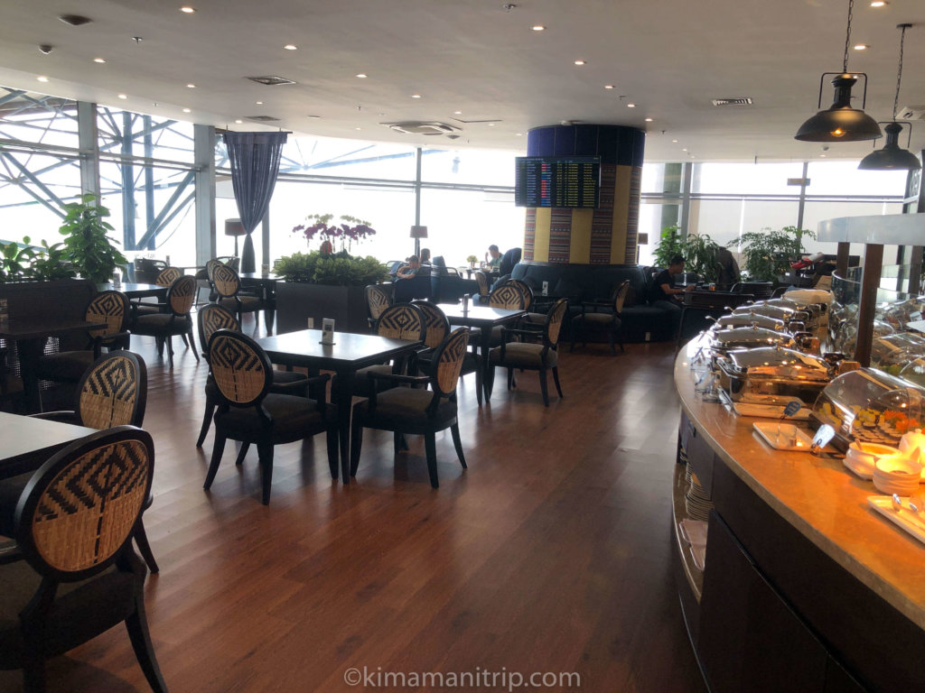 ノイバイ国際空港・国内線Song Hong Premium Lounge。